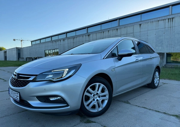 Opel Astra cena 38900 przebieg: 207000, rok produkcji 2019 z Lublin małe 254